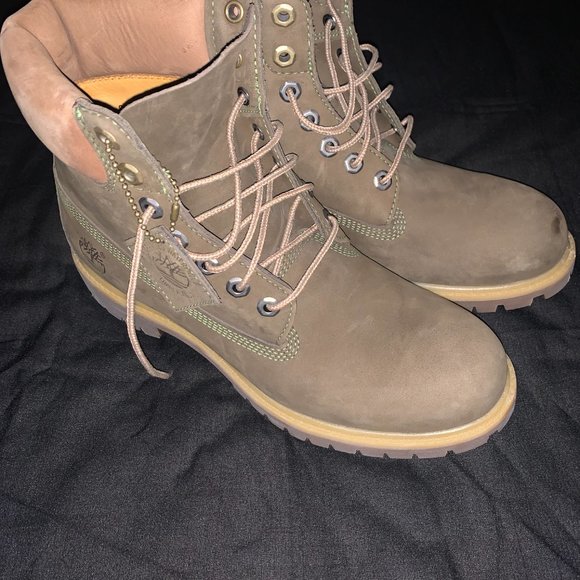 Timberland Boots Limited Edition - Picture 2 of 6